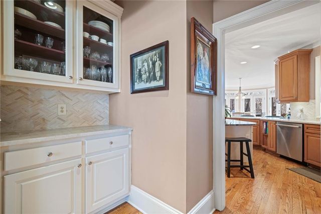 806 Waterford Estates Manor, Canton, GA 30115