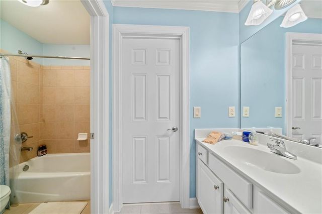 806 Waterford Estates Manor, Canton, GA 30115