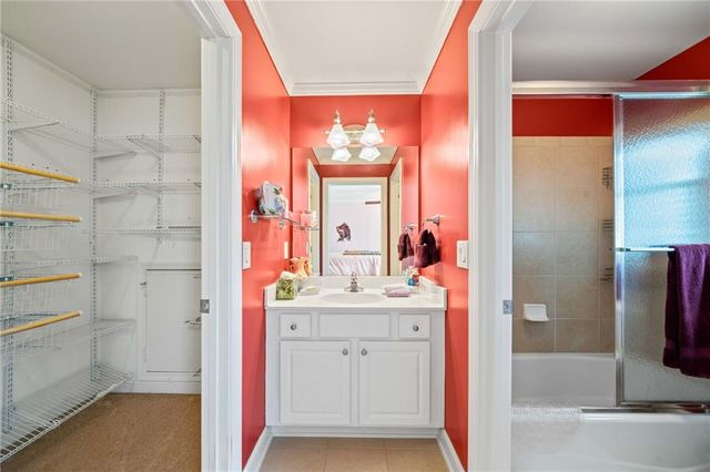 806 Waterford Estates Manor, Canton, GA 30115