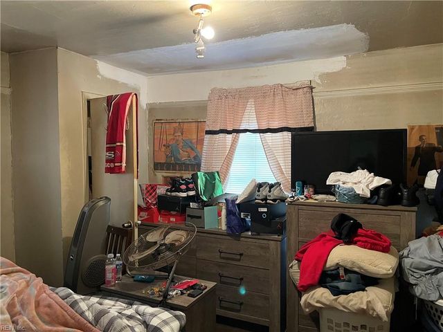 323 Poplar AVE, Newport News, VA 23607