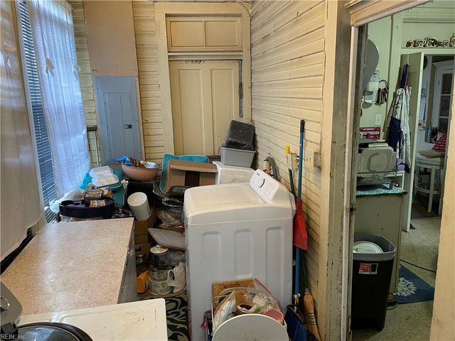 323 Poplar AVE, Newport News, VA 23607