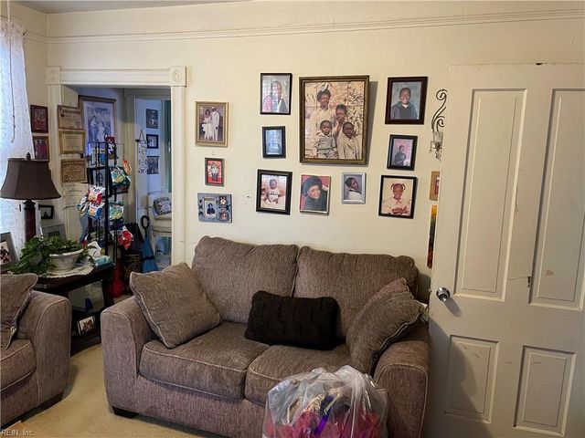 323 Poplar AVE, Newport News, VA 23607