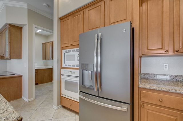 2012 Oliver Springs Street, Henderson, NV 89052