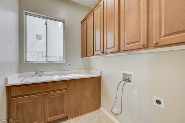 2012 Oliver Springs Street, Henderson, NV 89052