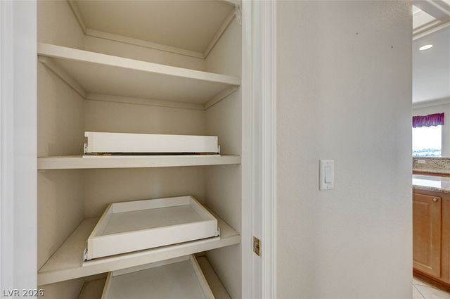 2012 Oliver Springs Street, Henderson, NV 89052