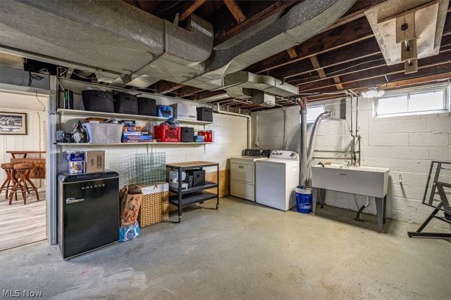 7907 Renwood Drive, Parma, OH 44129