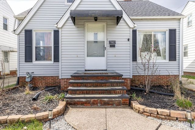 7907 Renwood Drive, Parma, OH 44129