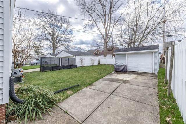 7907 Renwood Drive, Parma, OH 44129