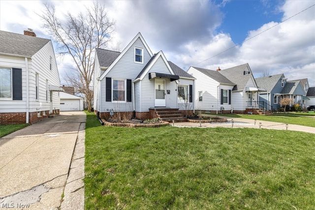 7907 Renwood Drive, Parma, OH 44129