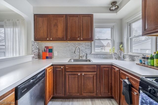 7907 Renwood Drive, Parma, OH 44129