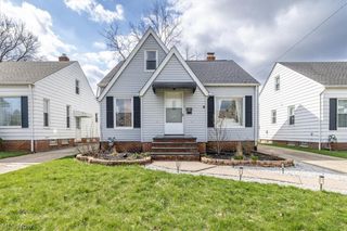 7907 Renwood Drive, Parma, OH 44129