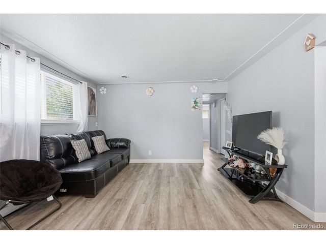 1164 Dallas St, Aurora, CO 80010