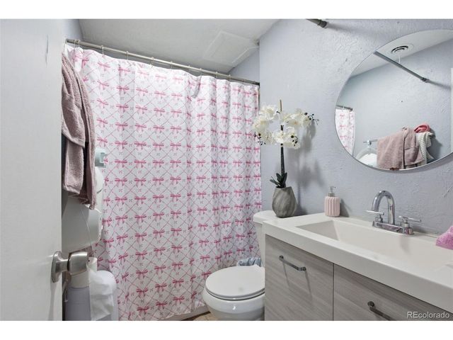 1164 Dallas St, Aurora, CO 80010