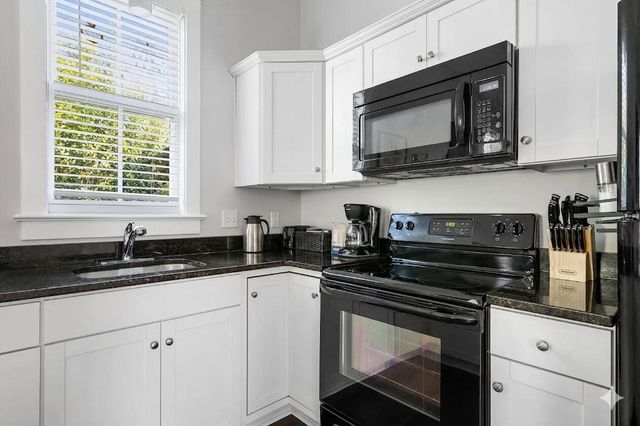 23 H Street, Charleston, SC 29403