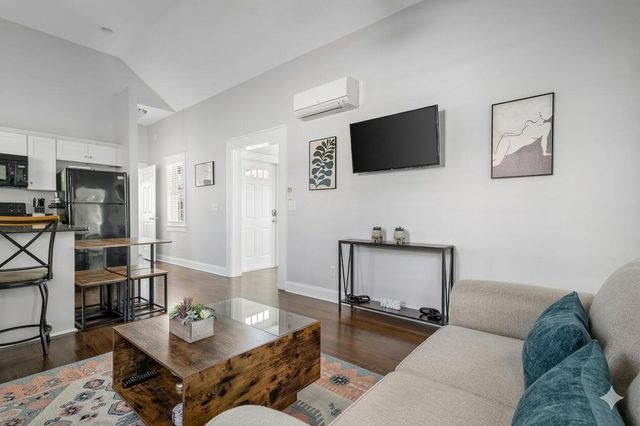 23 H Street, Charleston, SC 29403