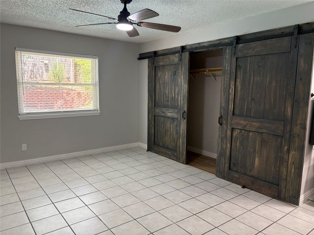 4105 Gentle Springs Drive, Arlington, TX 76001