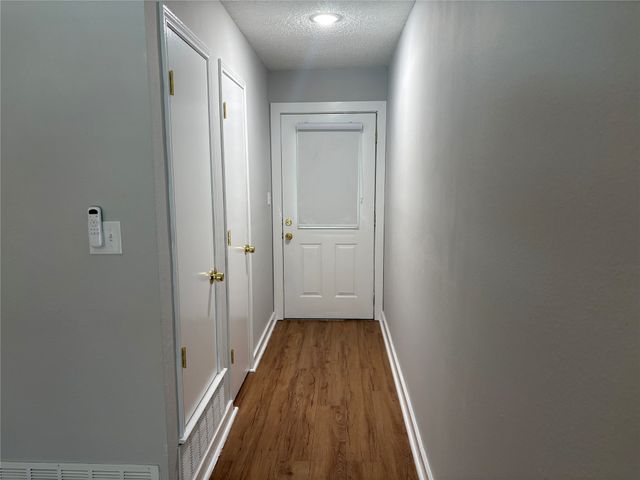 4105 Gentle Springs Drive, Arlington, TX 76001