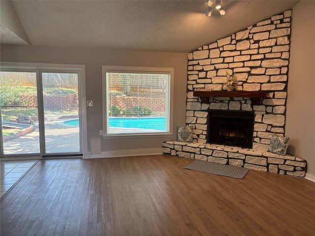 4105 Gentle Springs Drive, Arlington, TX 76001