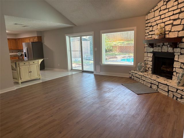 4105 Gentle Springs Drive, Arlington, TX 76001