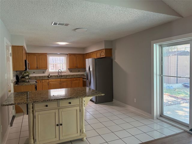 4105 Gentle Springs Drive, Arlington, TX 76001