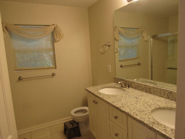 138 Kensington Way, Aberdeen, NC 28315
