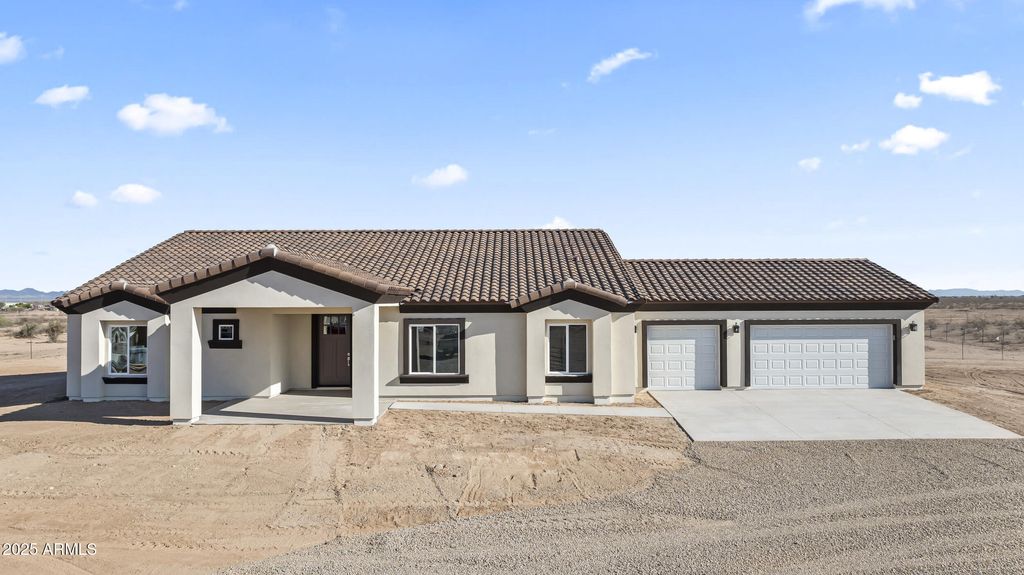 1041 N 371ST Lane, Tonopah, AZ 85354