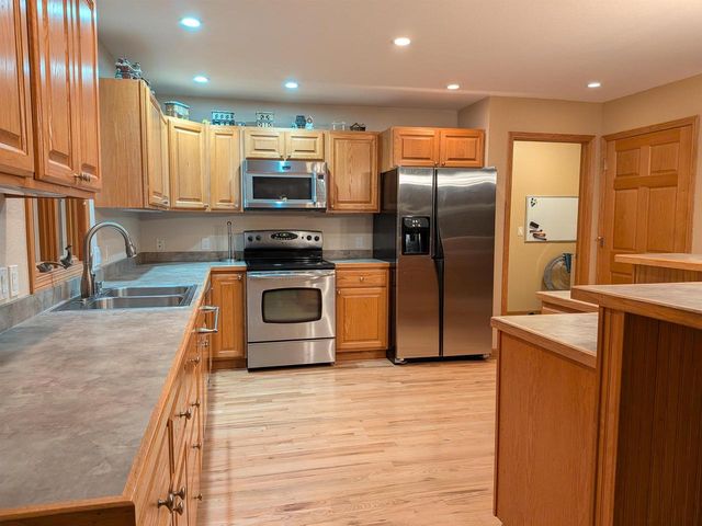 802 Chickadee Drive, Cambridge, WI 53523