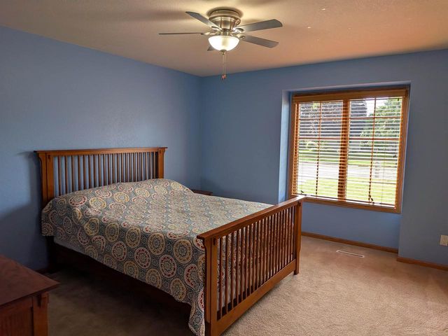 802 Chickadee Drive, Cambridge, WI 53523