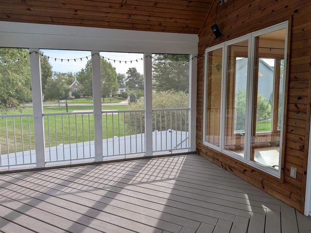802 Chickadee Drive, Cambridge, WI 53523