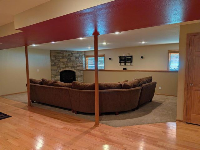 802 Chickadee Drive, Cambridge, WI 53523