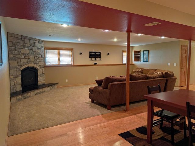802 Chickadee Drive, Cambridge, WI 53523