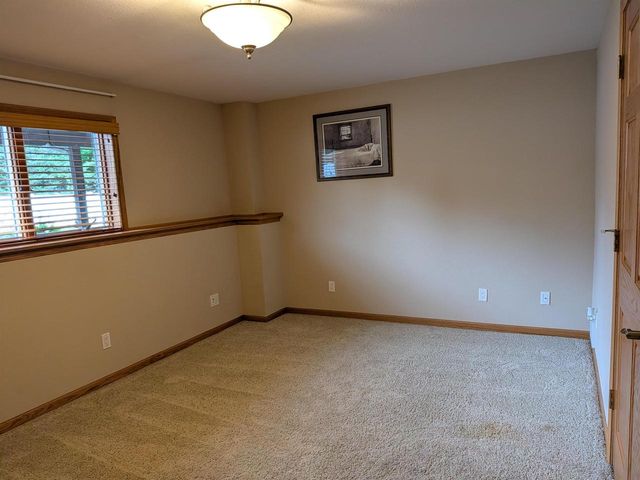 802 Chickadee Drive, Cambridge, WI 53523