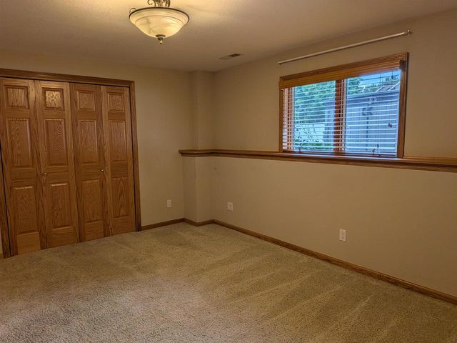 802 Chickadee Drive, Cambridge, WI 53523