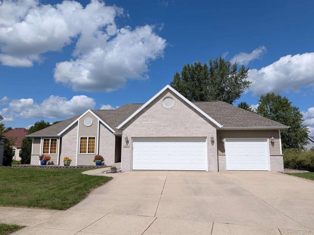 802 Chickadee Drive, Cambridge, WI 53523