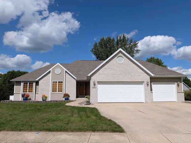 802 Chickadee Drive, Cambridge, WI 53523