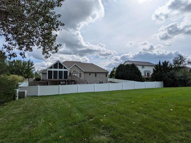 802 Chickadee Drive, Cambridge, WI 53523