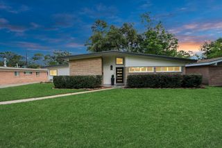 10150 Brinwood Drive, Houston, TX 77043