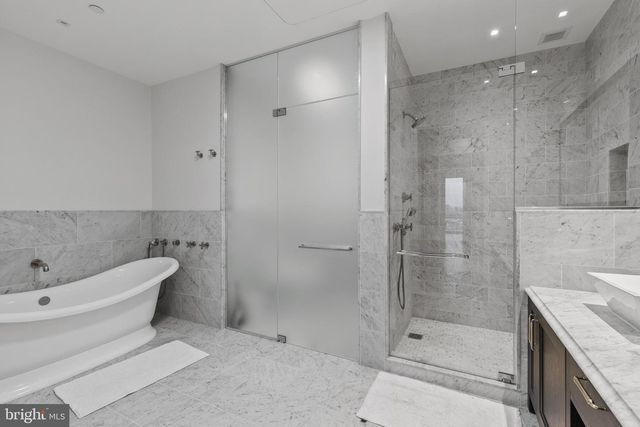 300 International Dr Unit 2303, Baltimore, MD 21202