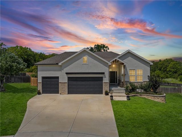 14178 S Pickering Street, Olathe, KS 66061