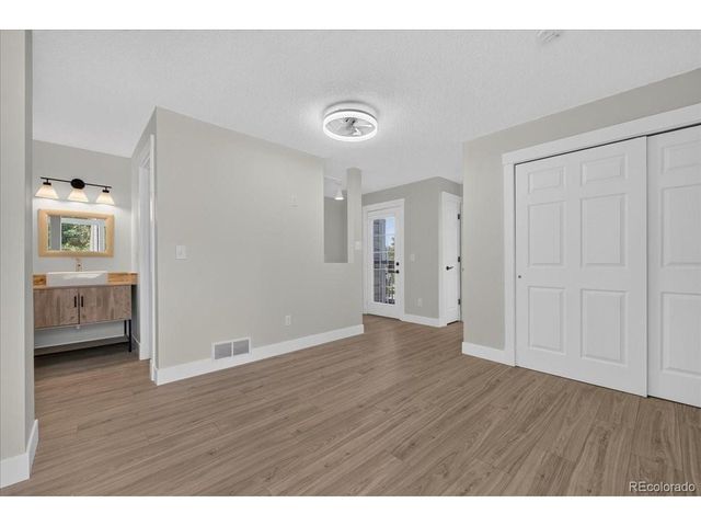 982 S Dearborn Way 10, Aurora, CO 80012