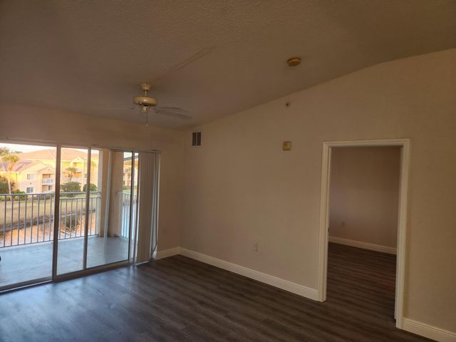 241 SW Palm Dr Apt 306, Port St Lucie, FL 34986
