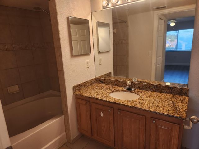 241 SW Palm Dr Apt 306, Port St Lucie, FL 34986