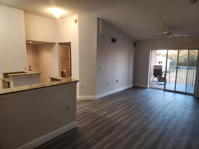 241 SW Palm Dr Apt 306, Port St Lucie, FL 34986