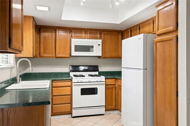 1093 Merced Way, Hemet, CA 92545