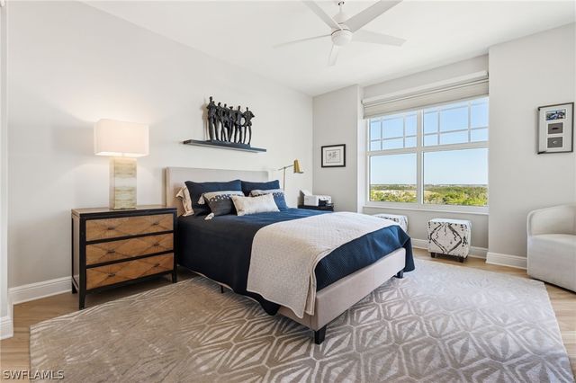 445 Cove Tower DR 1001, Naples, FL 34110