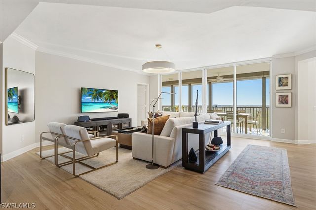 445 Cove Tower DR 1001, Naples, FL 34110