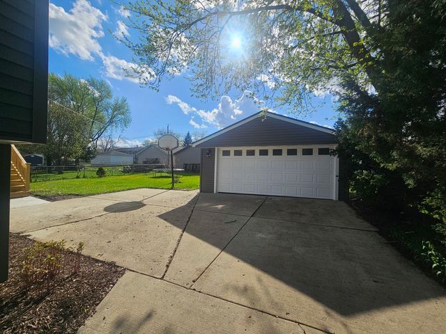 1570 Jefferson Road, Hoffman Estates, IL 60169