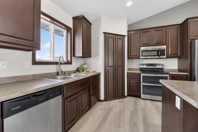 1479 AVIATOR COURT, De Pere, WI 54115