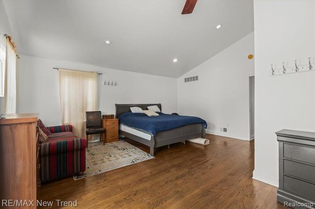 33503 Stocker Street, Farmington Hills, MI 48335