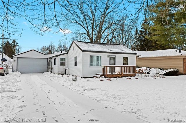 33503 Stocker Street, Farmington Hills, MI 48335